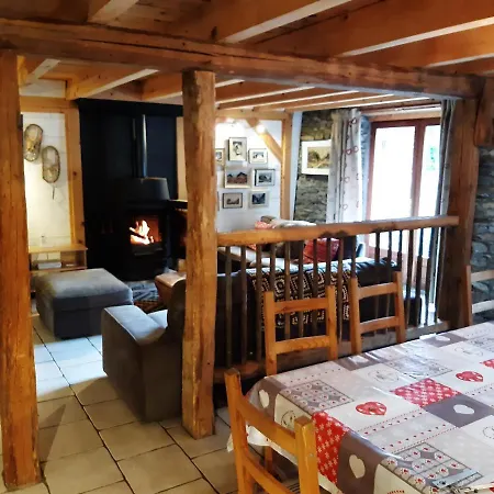 Les Granges De La Fontaine * Antignac